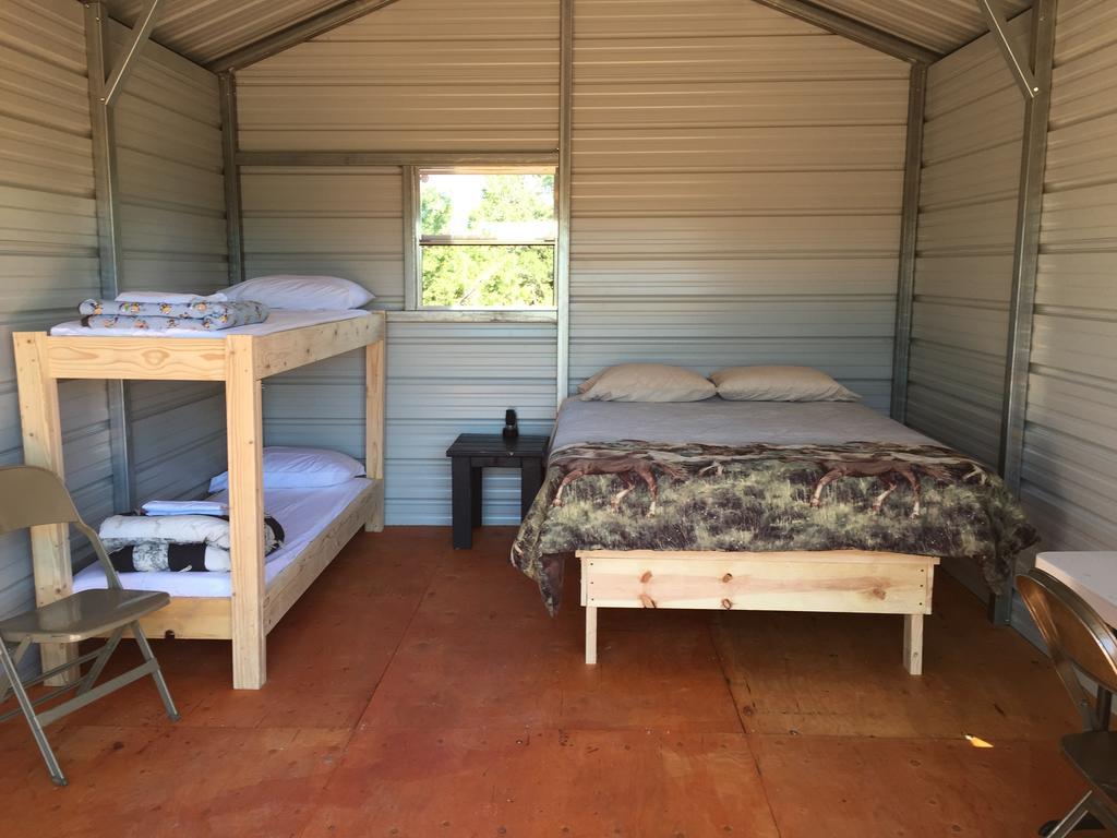 Bluebell Cabin, Glamour Cabin Camping, Stunning Night Sky Монтичело Екстериор снимка